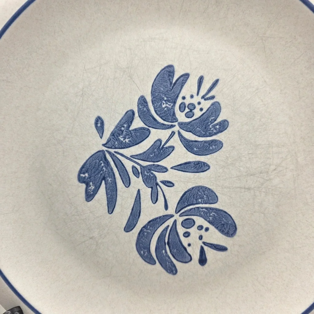 Pfaltzgraff Yorktowne Dinner Plates Set of 8 Blue Floral Gray Stoneware USA